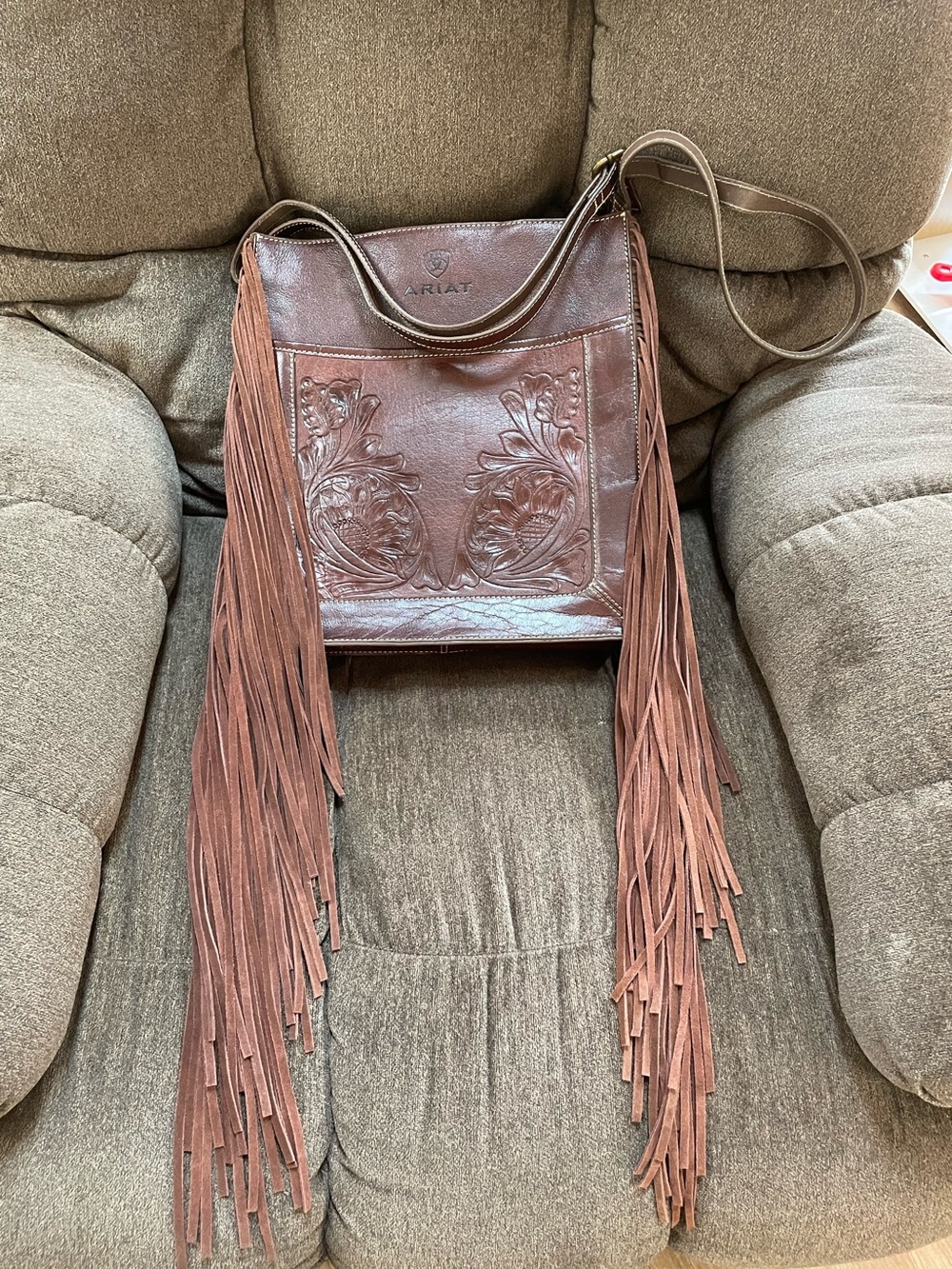 Ariat concealed carry purse. Brown, Leather ,Fringe Crossbody ,messenger bag.